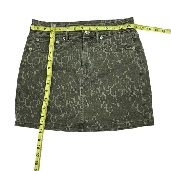 American Eagle Next Level Stretch Hi Rise Mini Skirt Camo Green - Picture 8 of 8